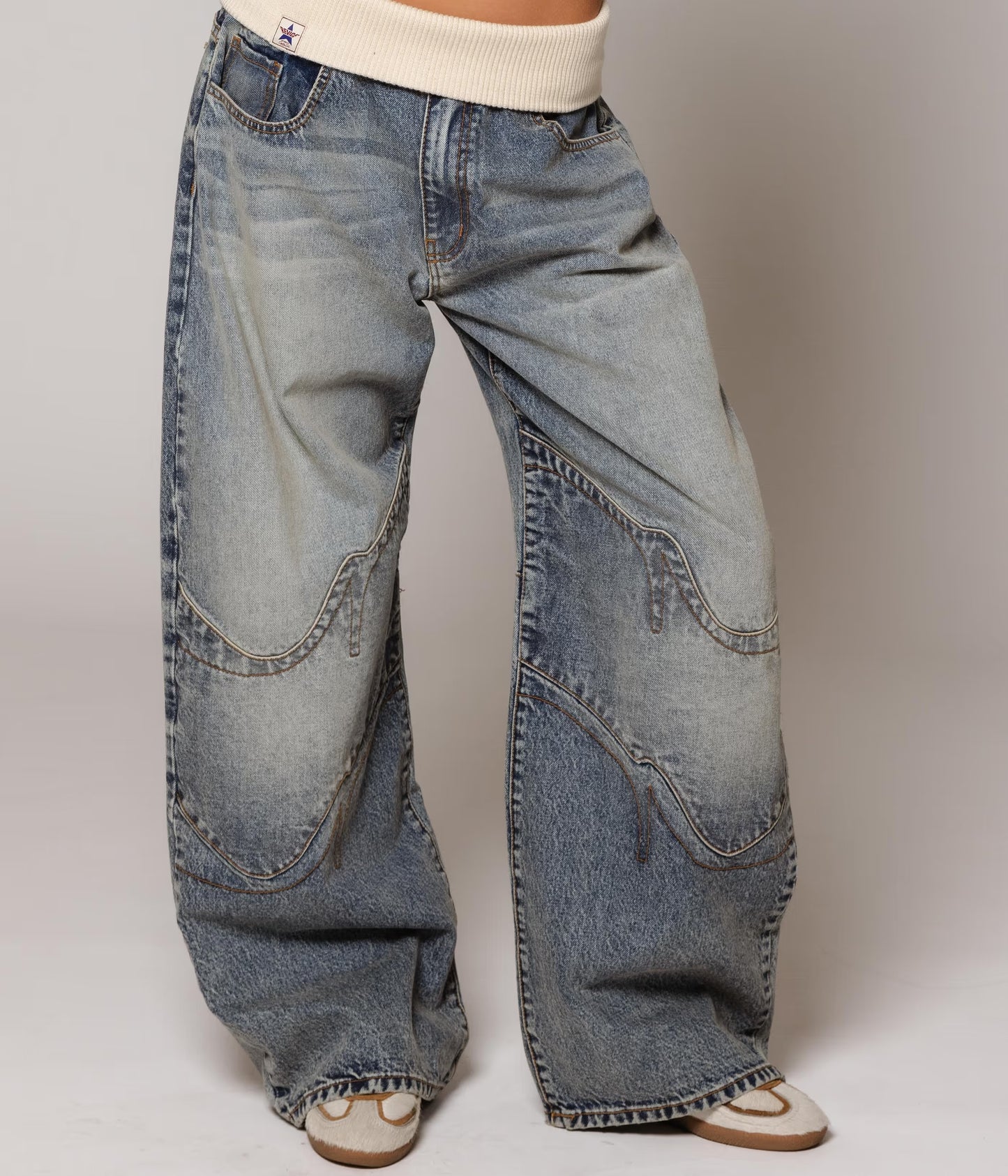 Statement Ease Jeans